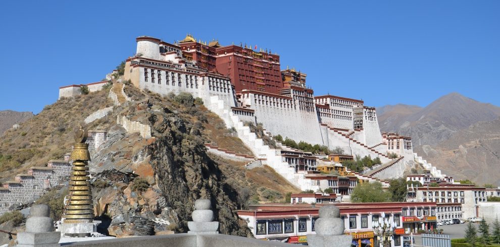 tibet 895493 1920 СІОН - туристична агенція Tibet Lhasa Tour with Everest Base Camp